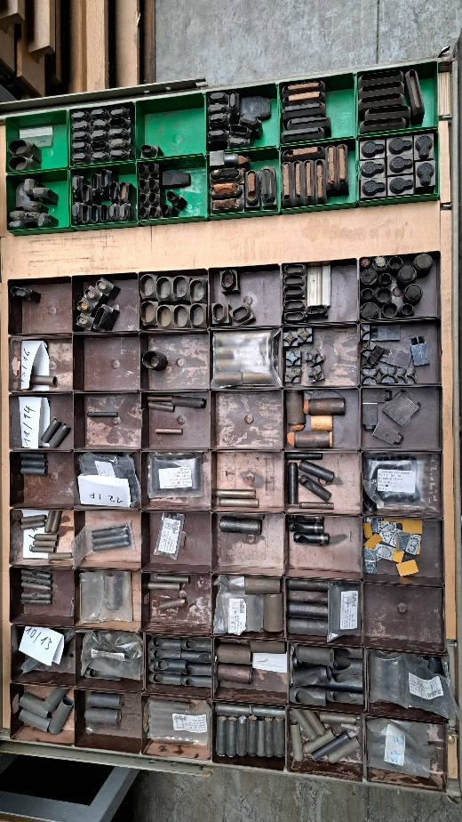 Sonderverkauf von Materialien für die Hestellung von Bandstanzwerkzeugen